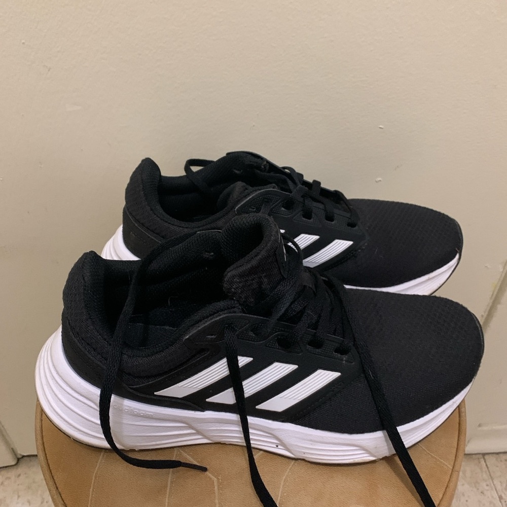 Adidas Athletic Footwear Size Label - Picture 1 of 3